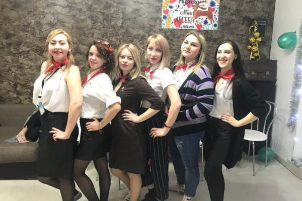 D5nWH4YHPSM-4d852c3b1a