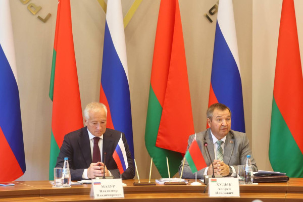 photo_5390972031895455637_y