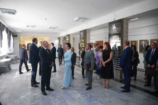 photo_5390972031895455640_y