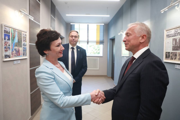 photo_5391369440924388209_y