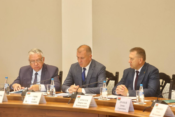 photo_5391369440924388215_y