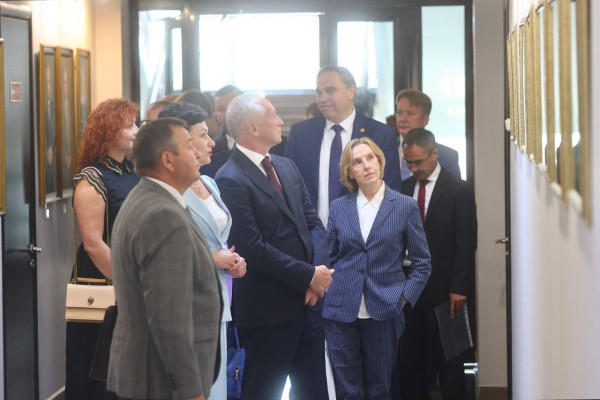 photo_5391369440924388216_y