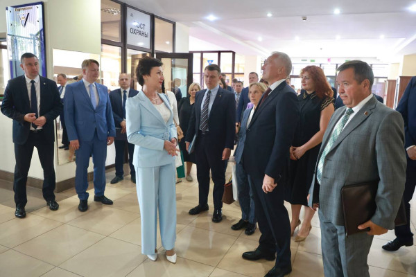 photo_5391369440924388217_y