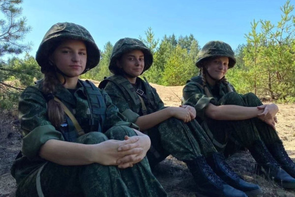 photo_5402282385887841557_y