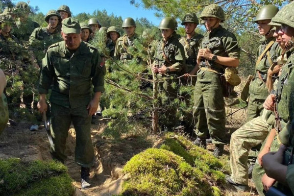 photo_5402282385887841558_y