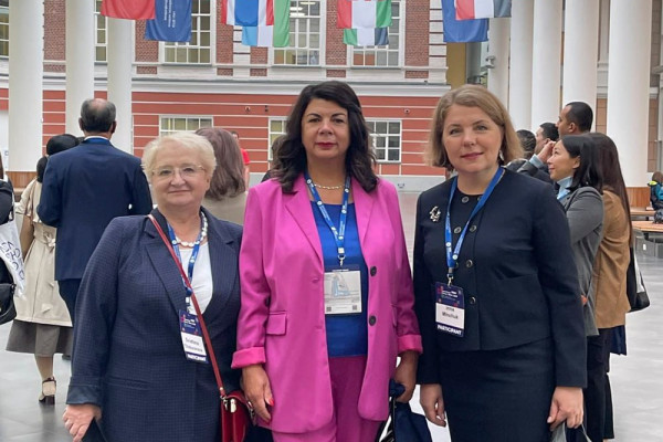 photo_5246990979943222479_y