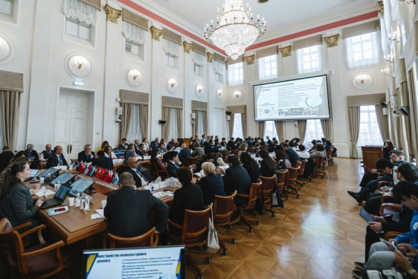 photo_5246990979943222482_y