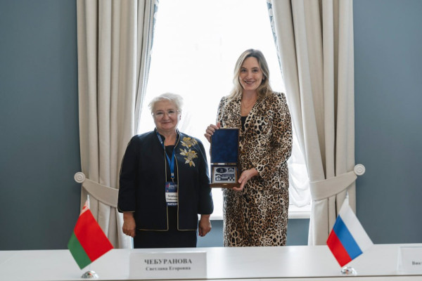 photo_5246990979943222484_y