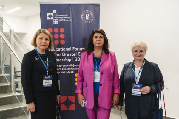 photo_5246990979943222487_y