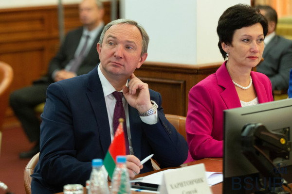 photo_5258060519414287349_w