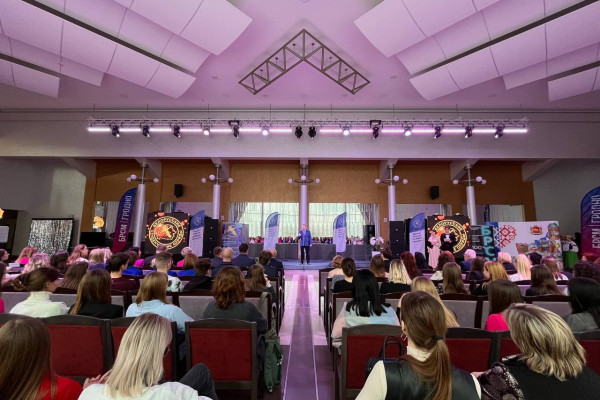 photo_5298940361735000675_y