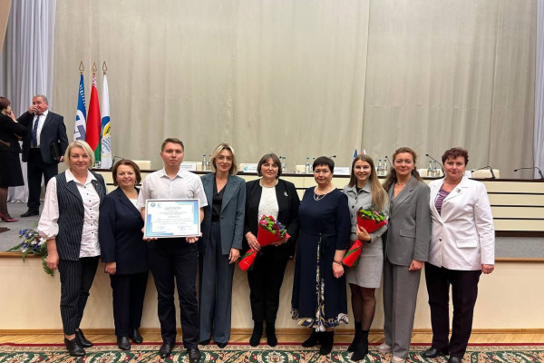 photo_5318805148119715607_y