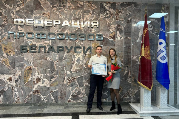 photo_5318805148119715608_y