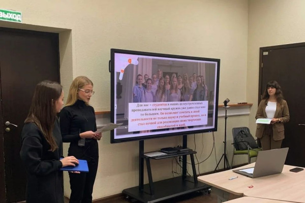 photo_5372835579005359107_y