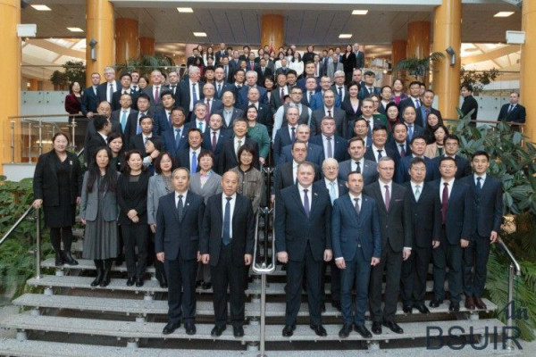 photo_5397939040080220824_x