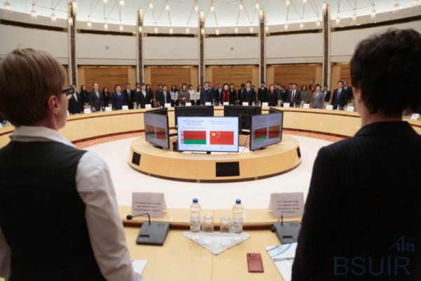 photo_5397939040080220829_x