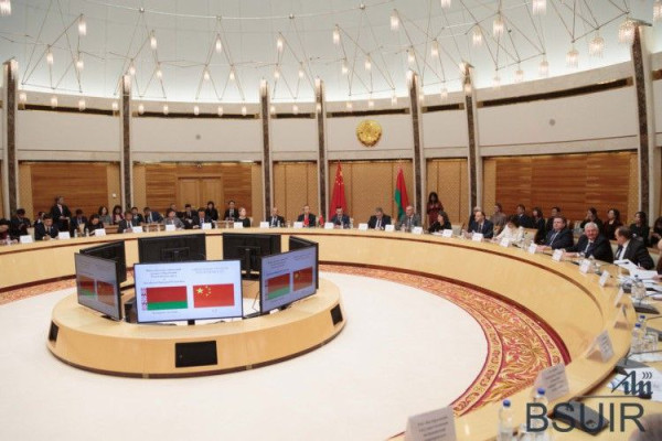 photo_5397939040080220830_x