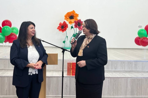 photo_5312479129444144003_y