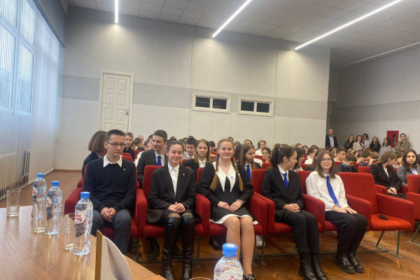 photo_5312479129444144004_y