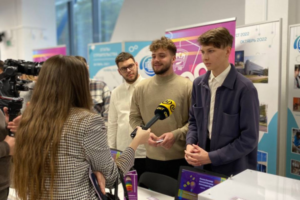 photo_5359731943022909424_y