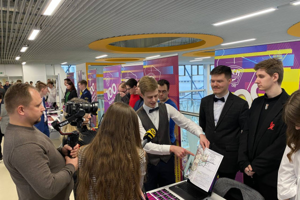 photo_5359731943022909439_y