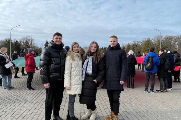 photo_5364211258905187799_y