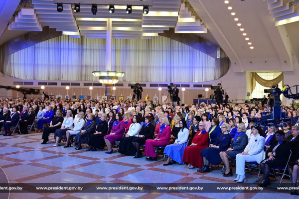 photo_5445264657649621267_y