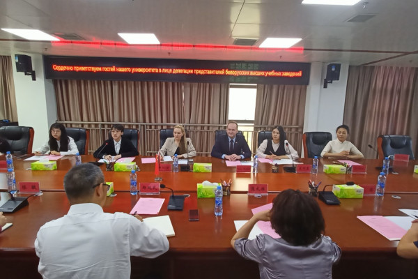 IMG-1d7f87d6c57237ff98cbfdf6f98a452d-V