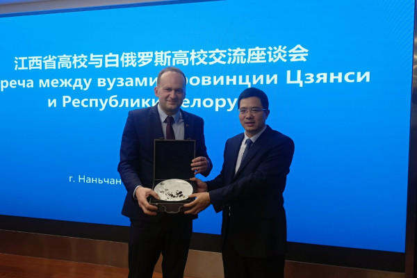 IMG-a5afce3c2872c041006d2591247553ec-V