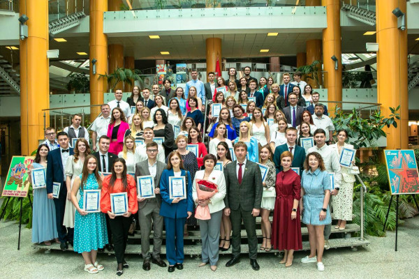 photo_5445292531987372576_y