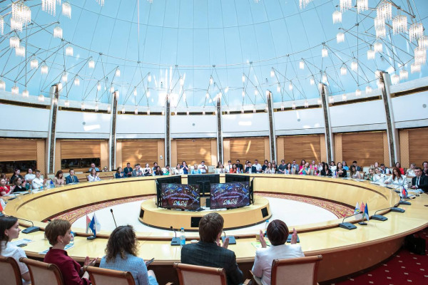 photo_5445292531987372577_y