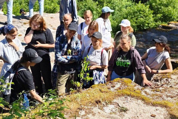 photo_5204173076579869387_x