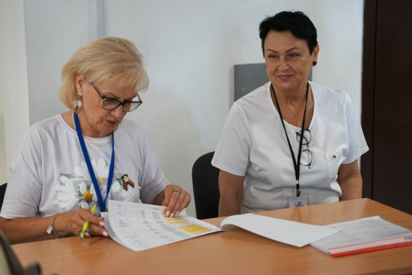 photo_5248972381500858825_y