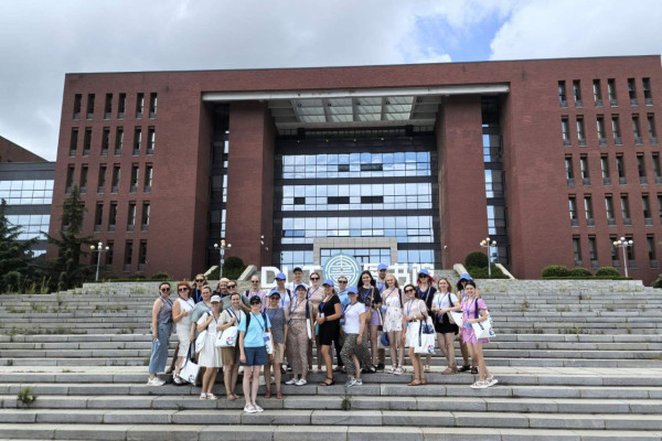 photo_5406847725670097417_y