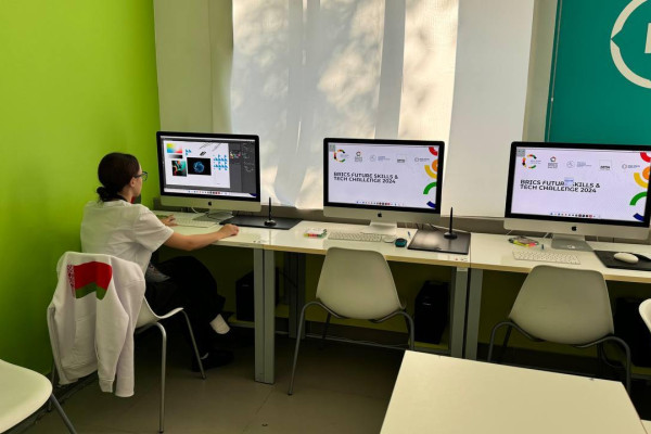 photo_5445105752449607580_y