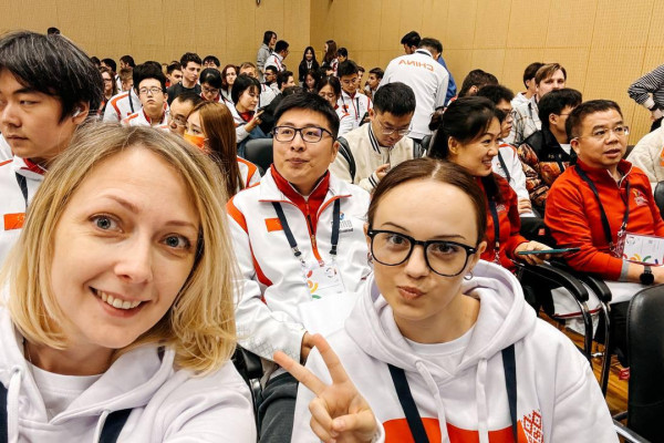 photo_5445105752449607581_y