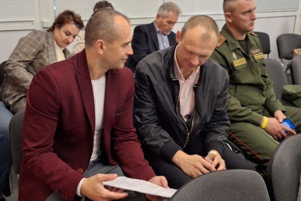 photo_5452077274644994677_y