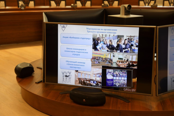 photo_5246778447781570602_y