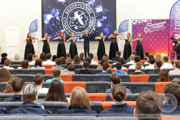 photo_5267354304656826760_y