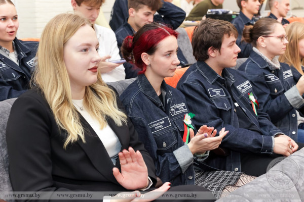 photo_5267354304656826763_y