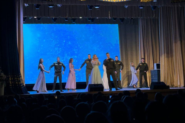 photo_5416029648489409938_y