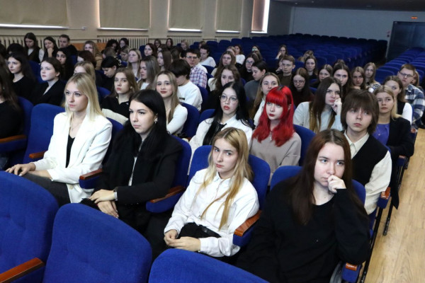 photo_5415939024679461646_y