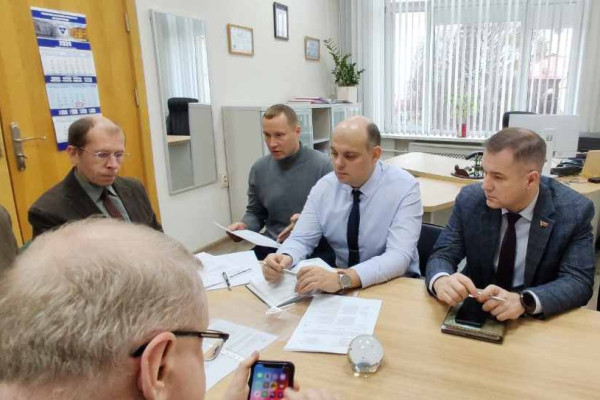 photo_5445061372552537940_y