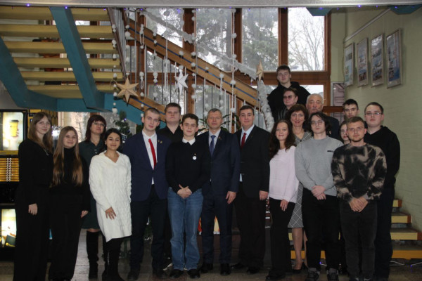 photo_5447118657592357387_y