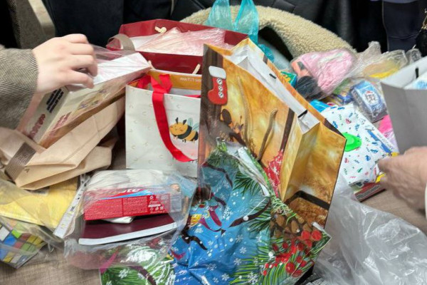 photo_5199685930972210814_y