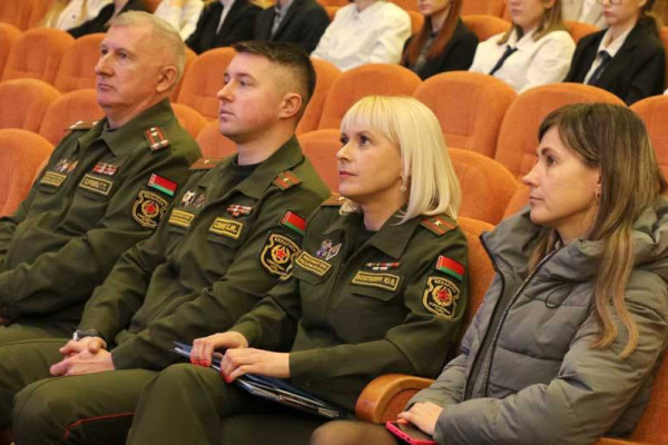 photo_5251336361565350900_y