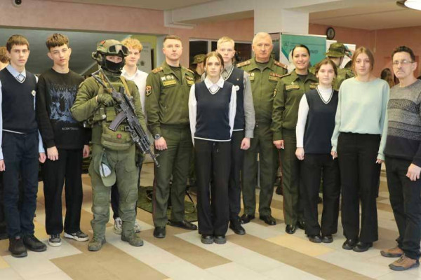 photo_5251336361565350904_y