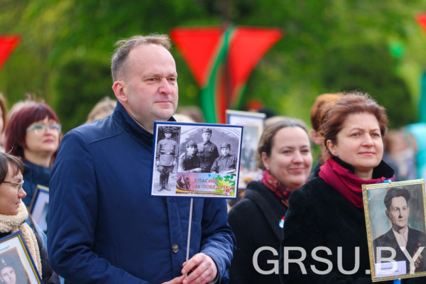 photo_5253836290229661317_y