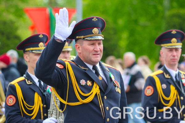 photo_5253836290229661323_y