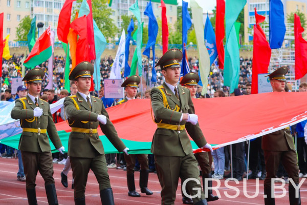 photo_5253836290229661339_y